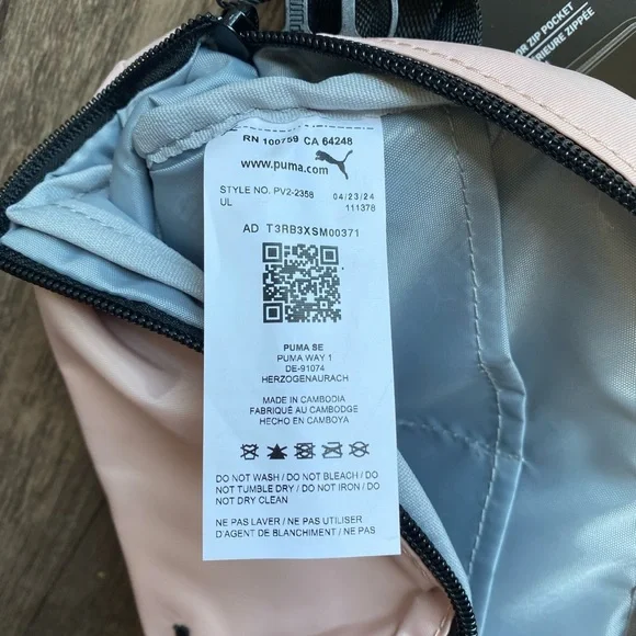 NWT Puma Women’s Light Pink Waist Bag with Black Strap - Picture 4 of 4